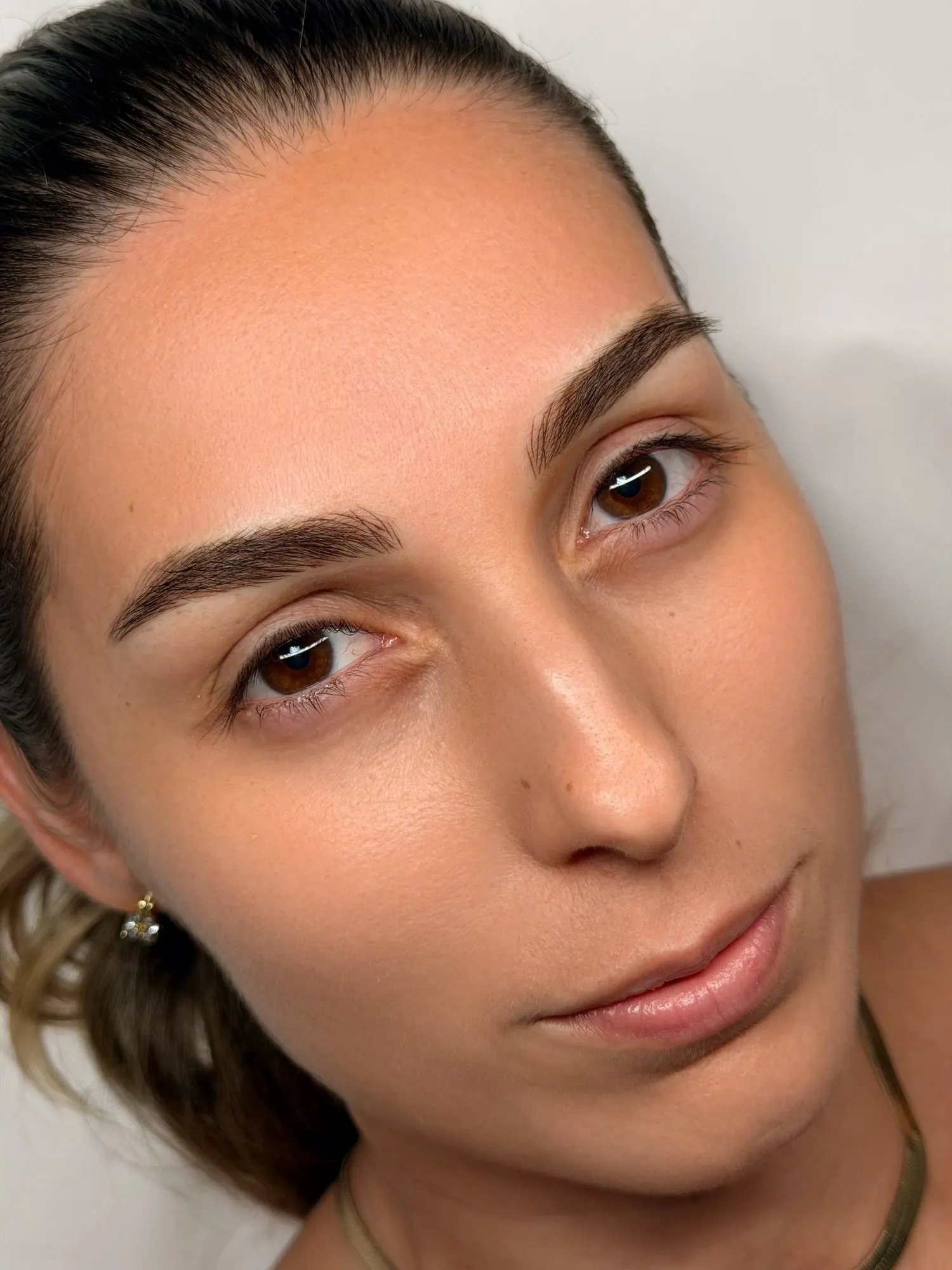 Resultado de Naturale Brows: cejas pobladas pelo a pelo con acabado natural