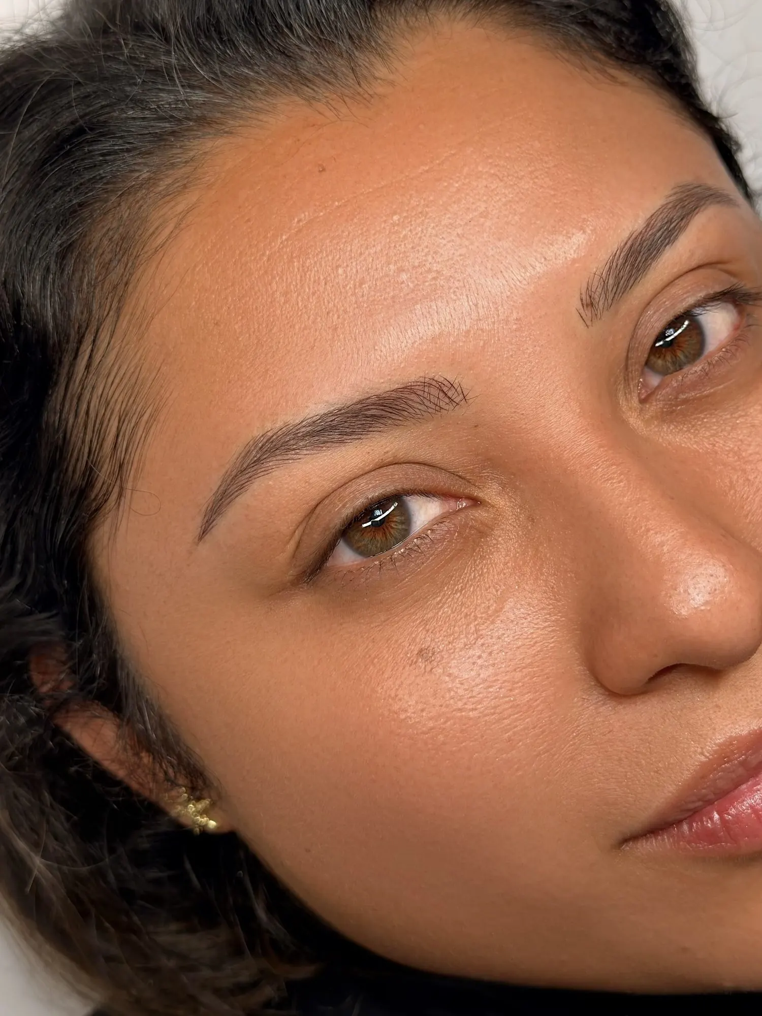 Resultado de Naturale Brows, vista de perfil de tres cuartos